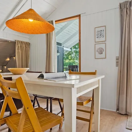 4 Bedroom Beautiful In Sydals * Skovbyballe